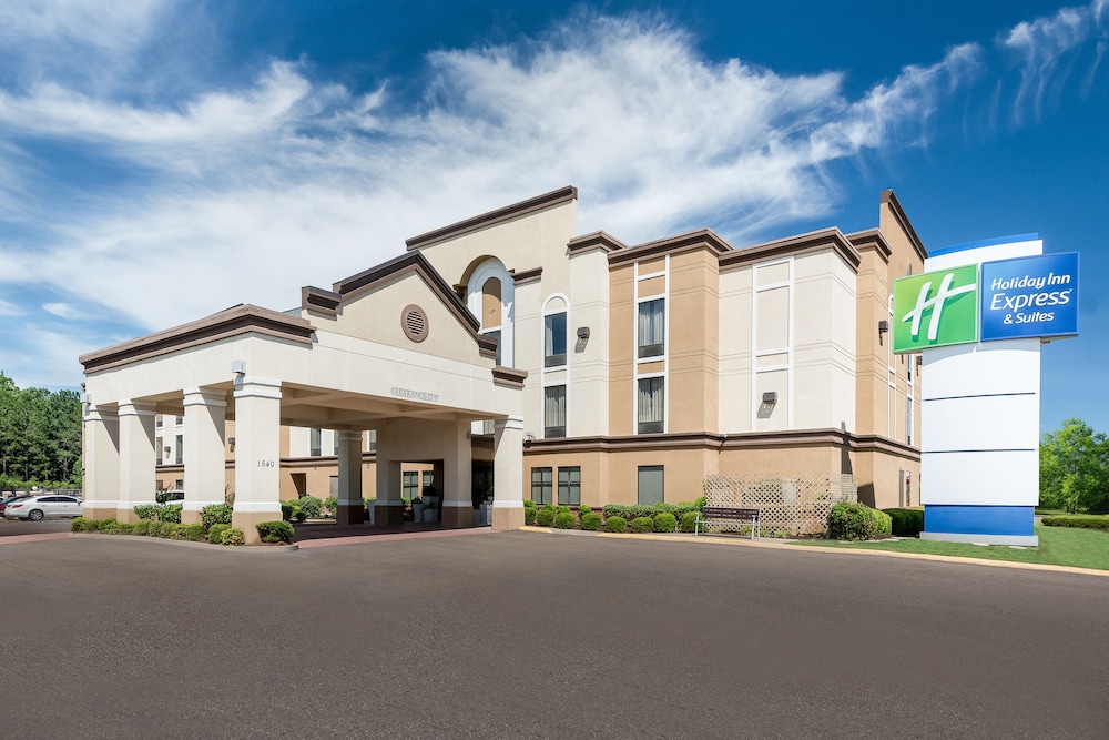 holiday inn express and suites grenada by ihg