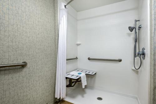 holiday inn express and suites grenada by ihg