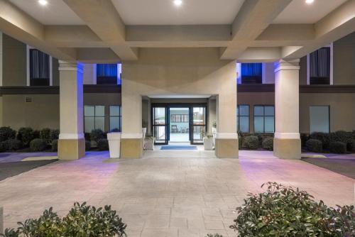 holiday inn express and suites grenada by ihg