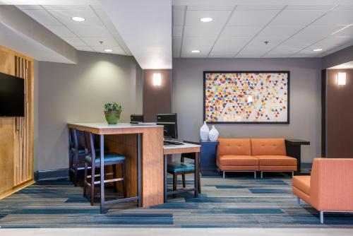 holiday inn express and suites grenada by ihg