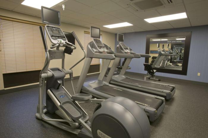hampton inn and suites wiggins