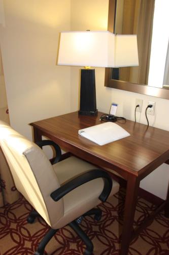 hampton inn and suites wiggins