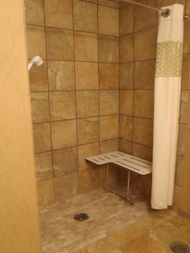 hampton inn and suites wiggins