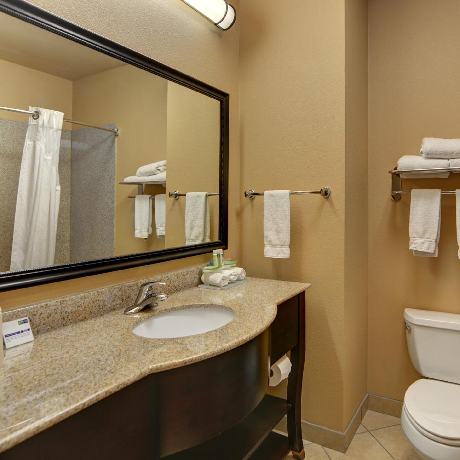 holiday inn express and suites altus by ihg