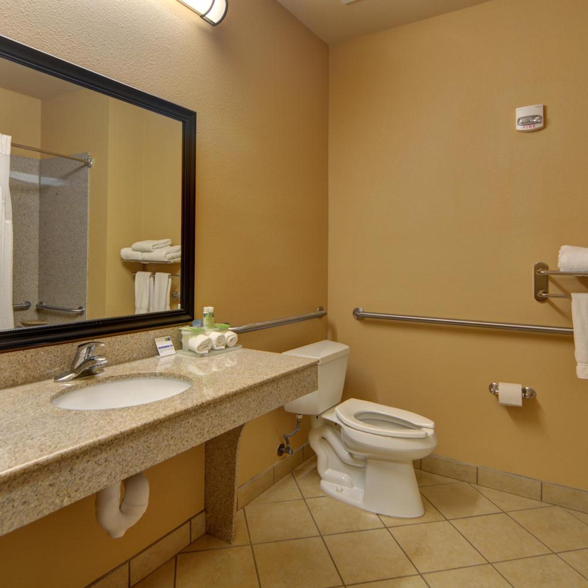 holiday inn express and suites altus by ihg