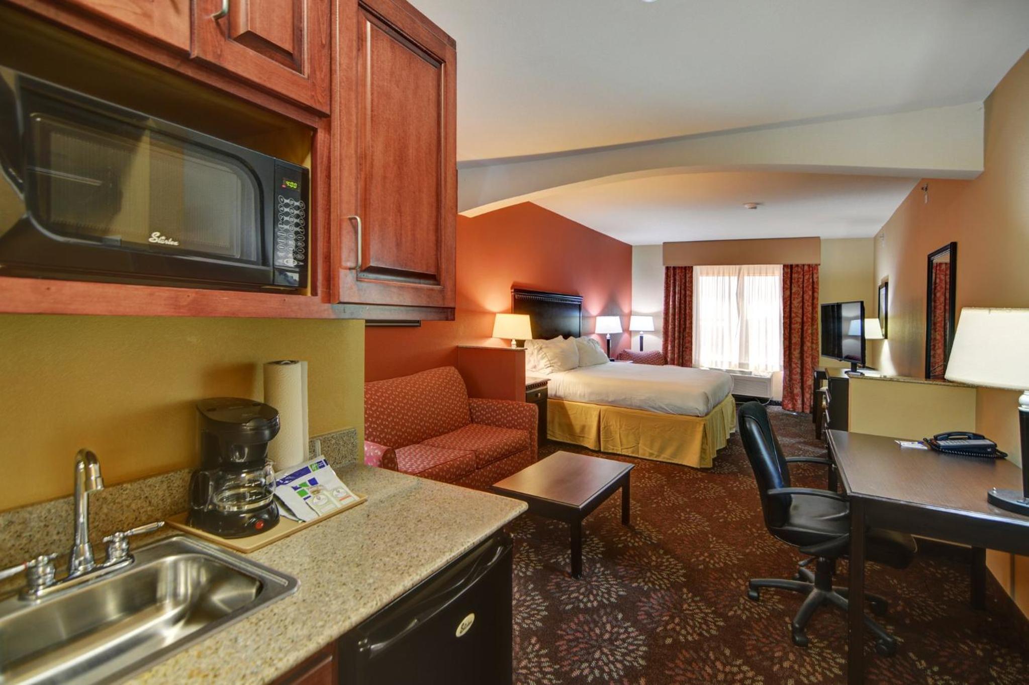 holiday inn express and suites altus by ihg