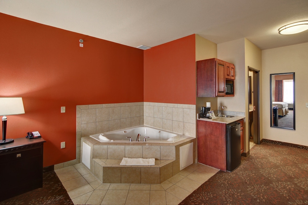 holiday inn express and suites altus by ihg