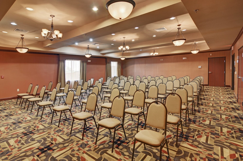 holiday inn express and suites altus by ihg