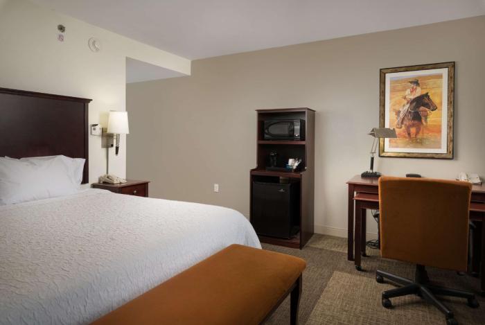 hampton inn suites altus