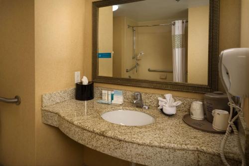 hampton inn suites altus