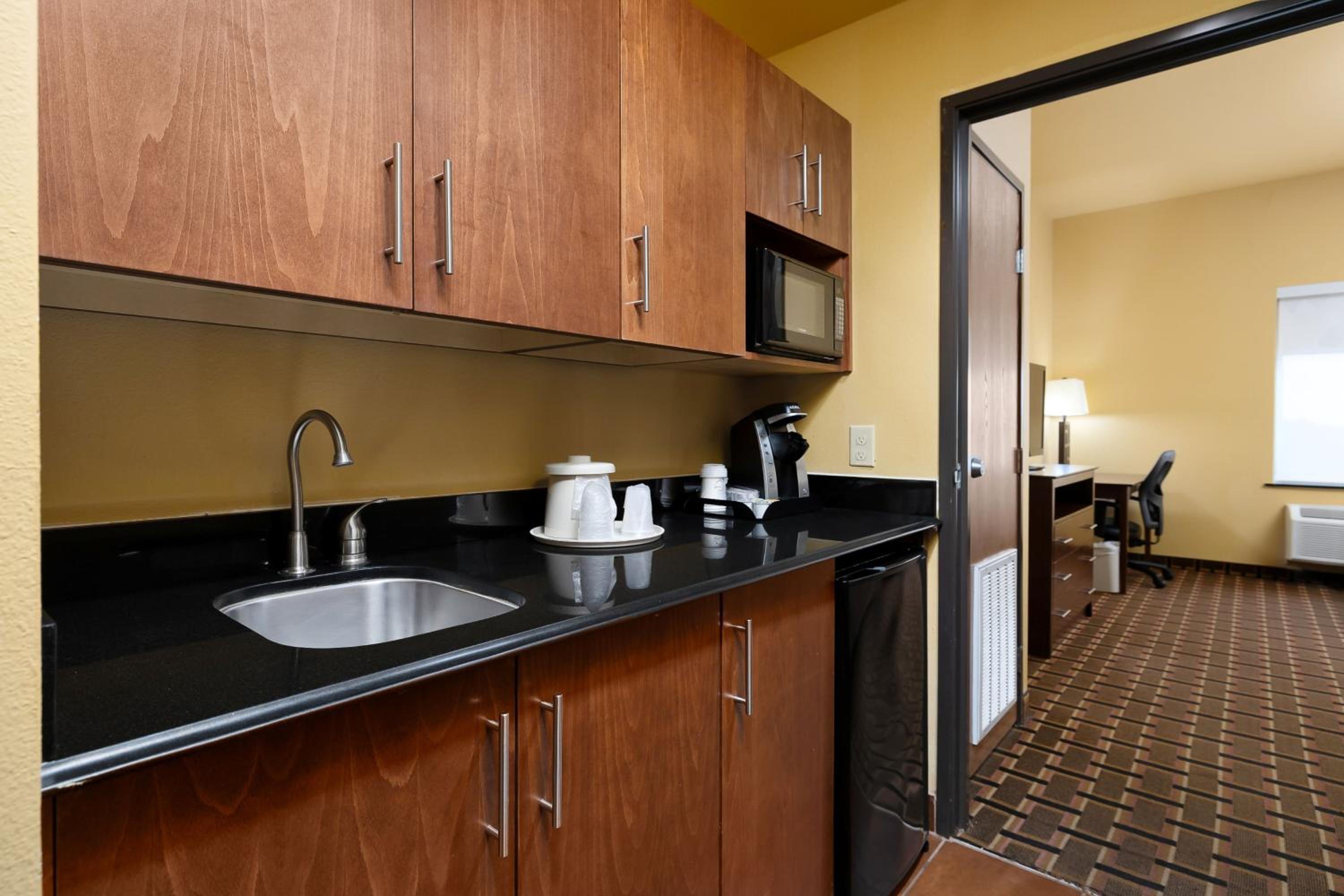 holiday inn express and suites george west by ihg