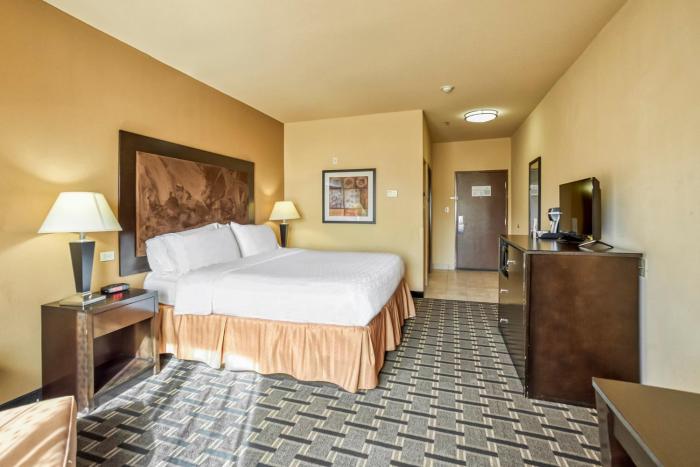 holiday inn express suites beeville by ihg