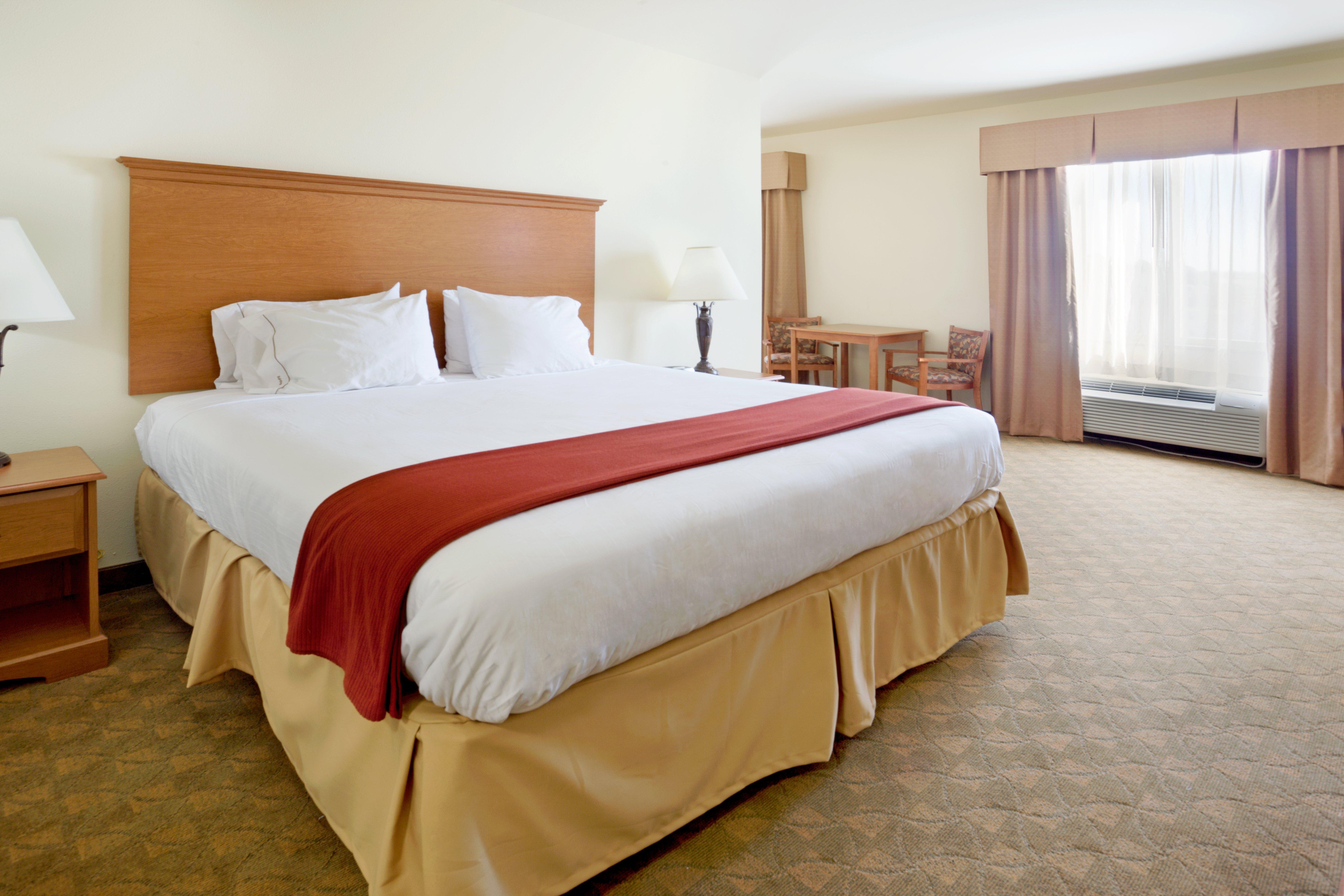 holiday inn express and suites zapata by ihg