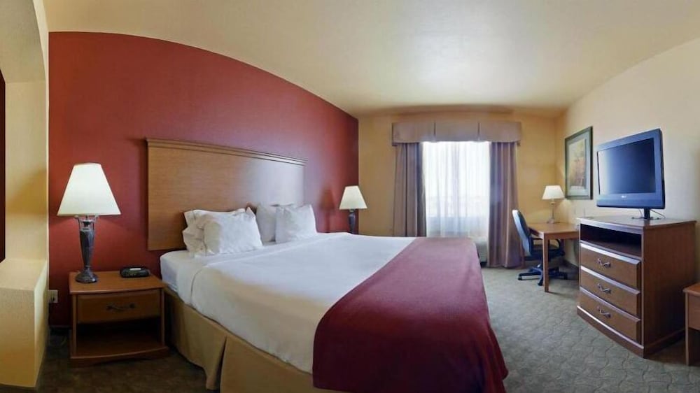 holiday inn express and suites zapata by ihg