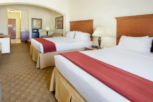 holiday inn express and suites zapata by ihg