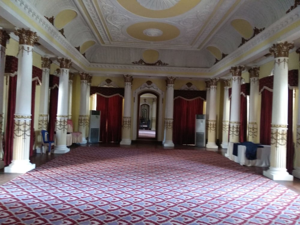 lalitha mahal palace hotel