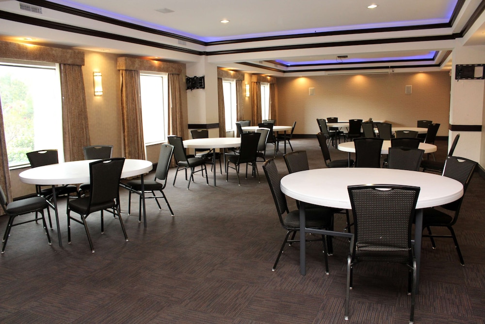 hampton inn and suites mount pleasant