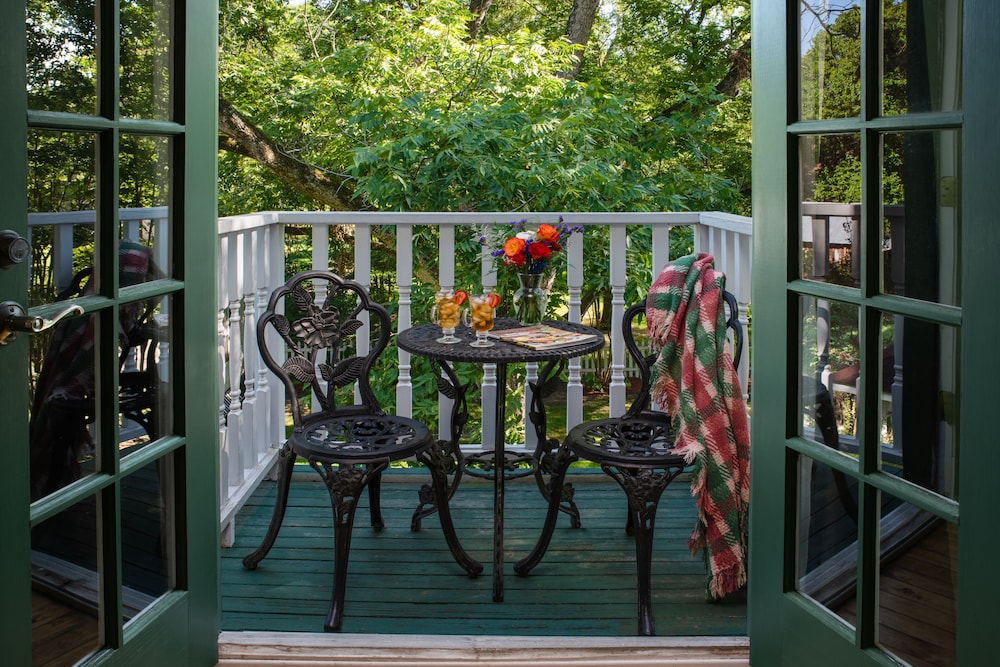 white oak manor bed and breakfast