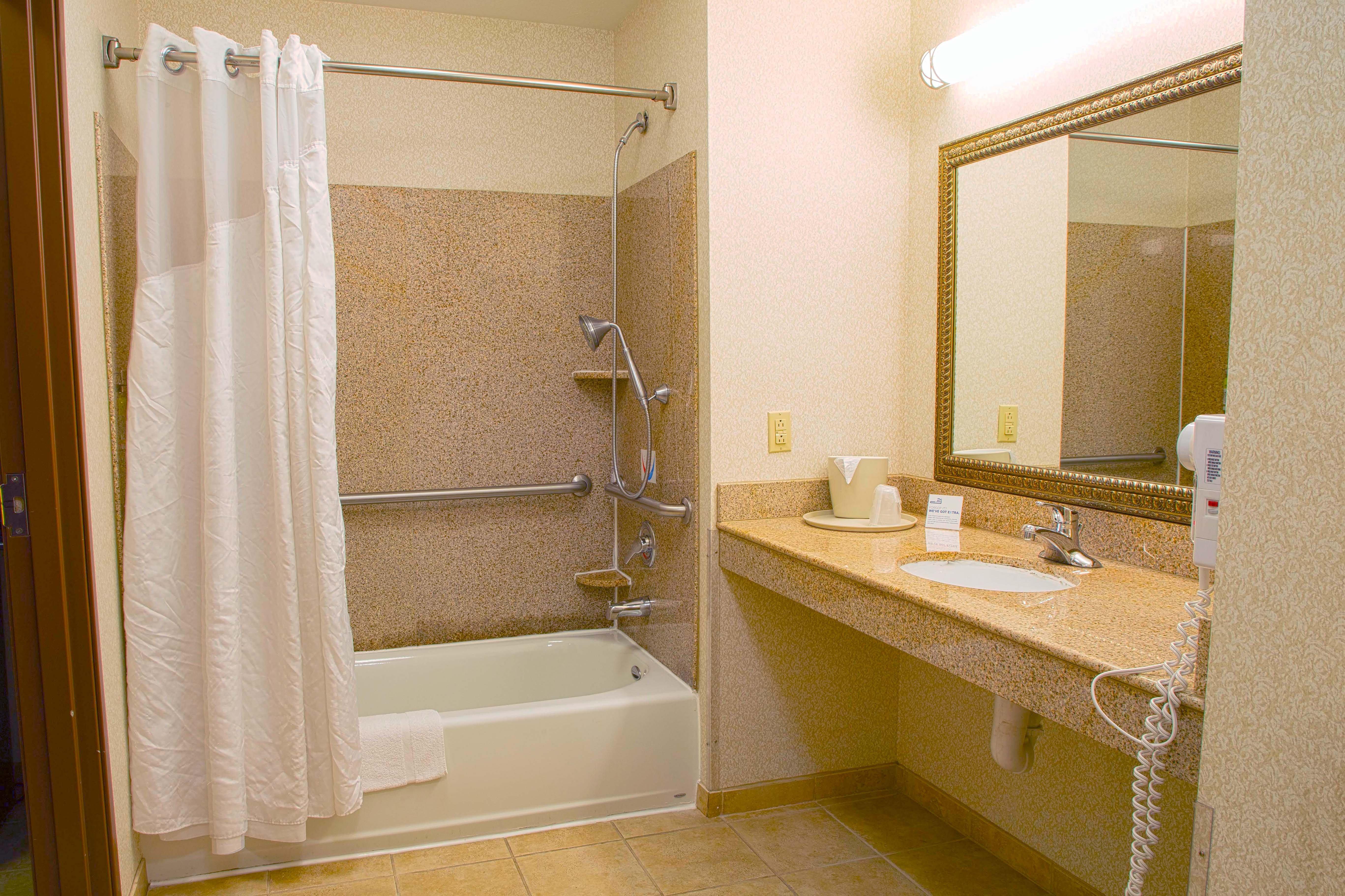 holiday inn express and suites center by ihg