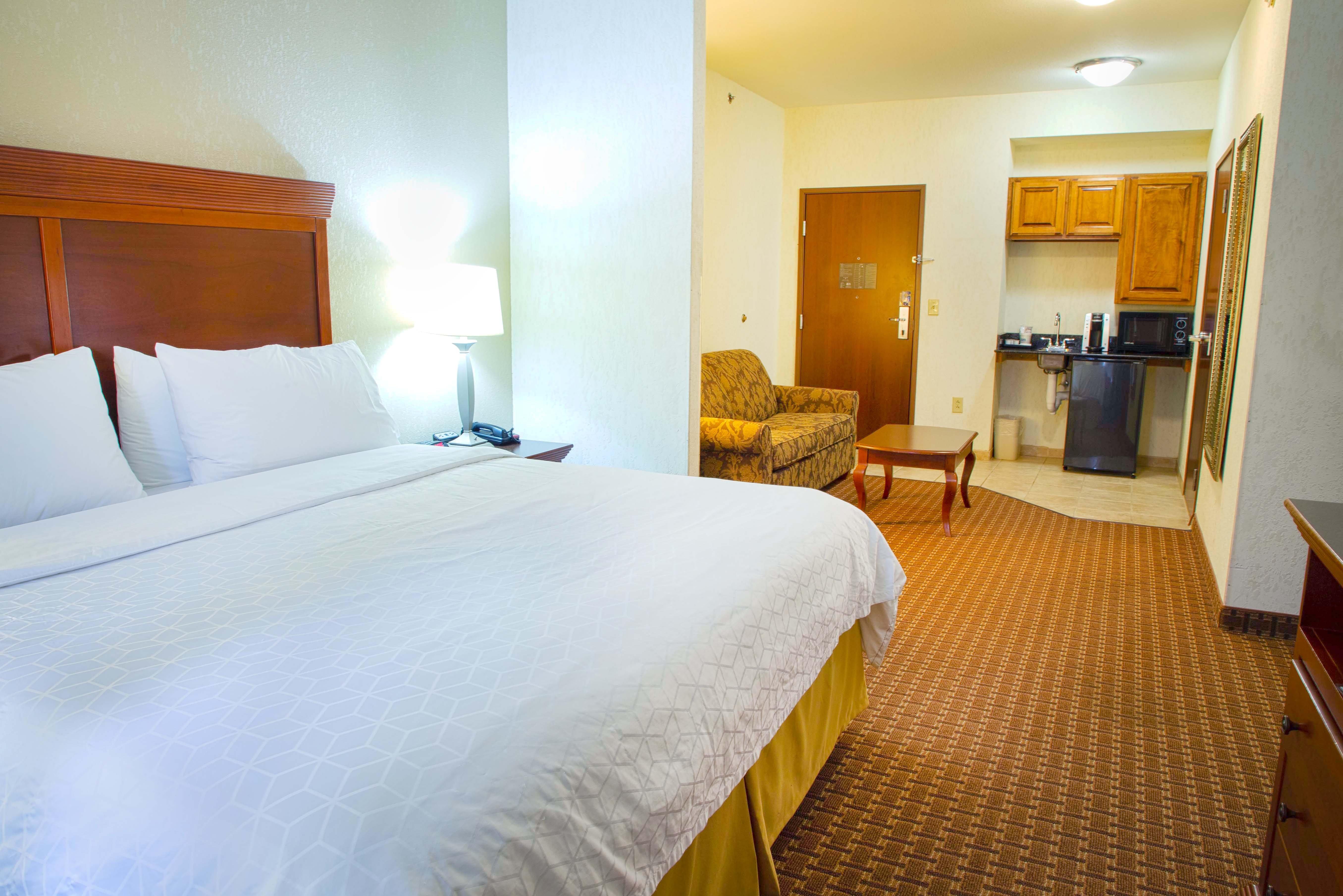 holiday inn express and suites center by ihg