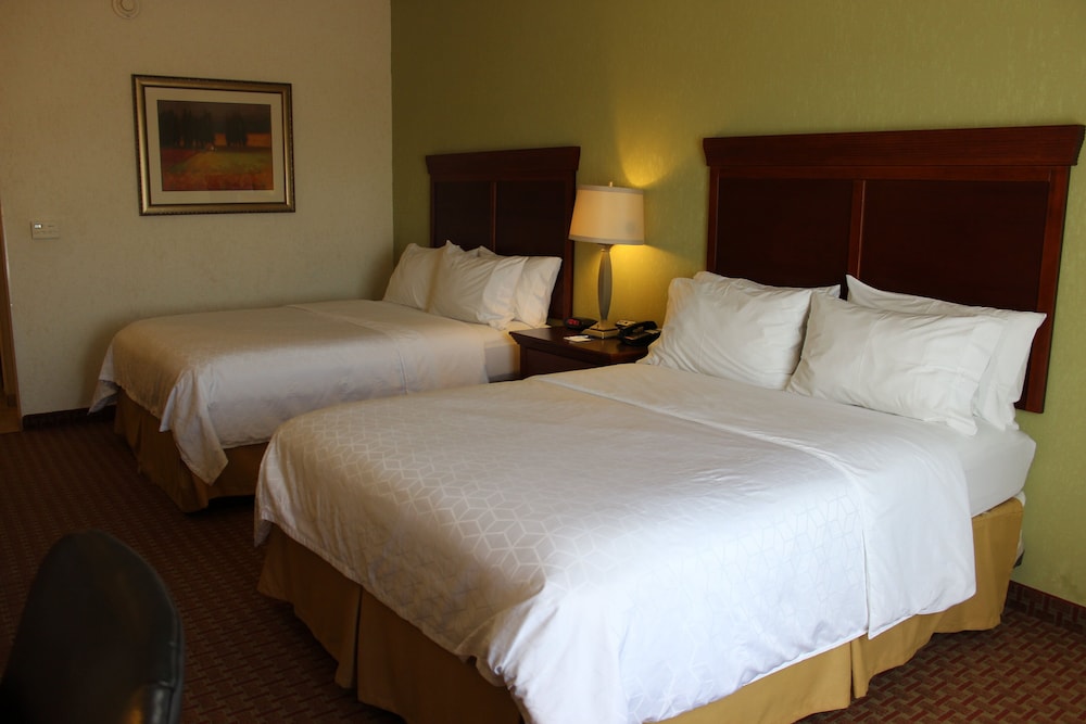 holiday inn express and suites center by ihg