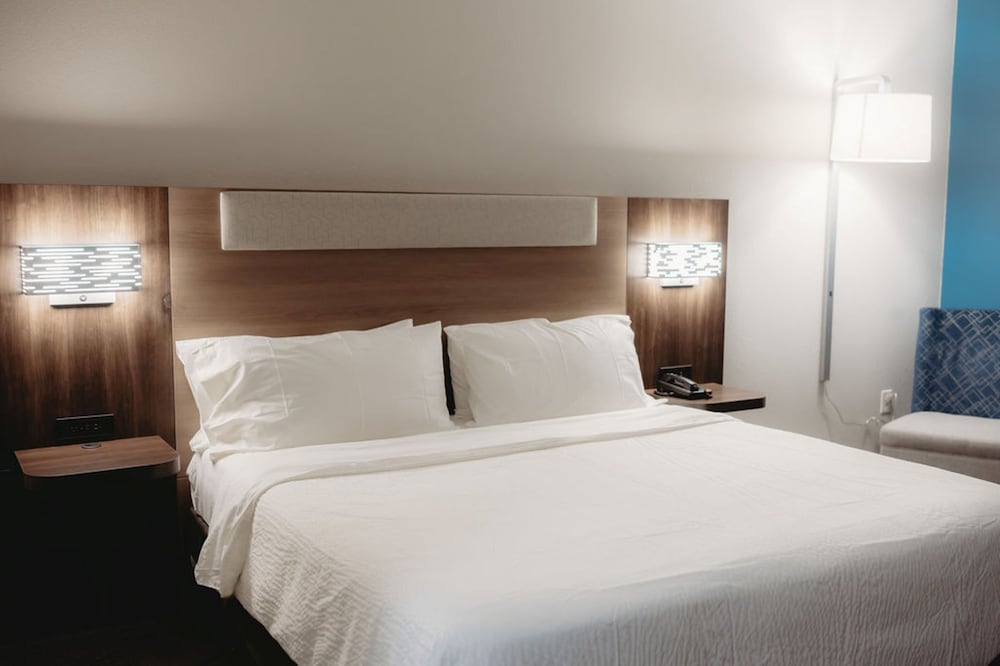 holiday inn express and suites center by ihg