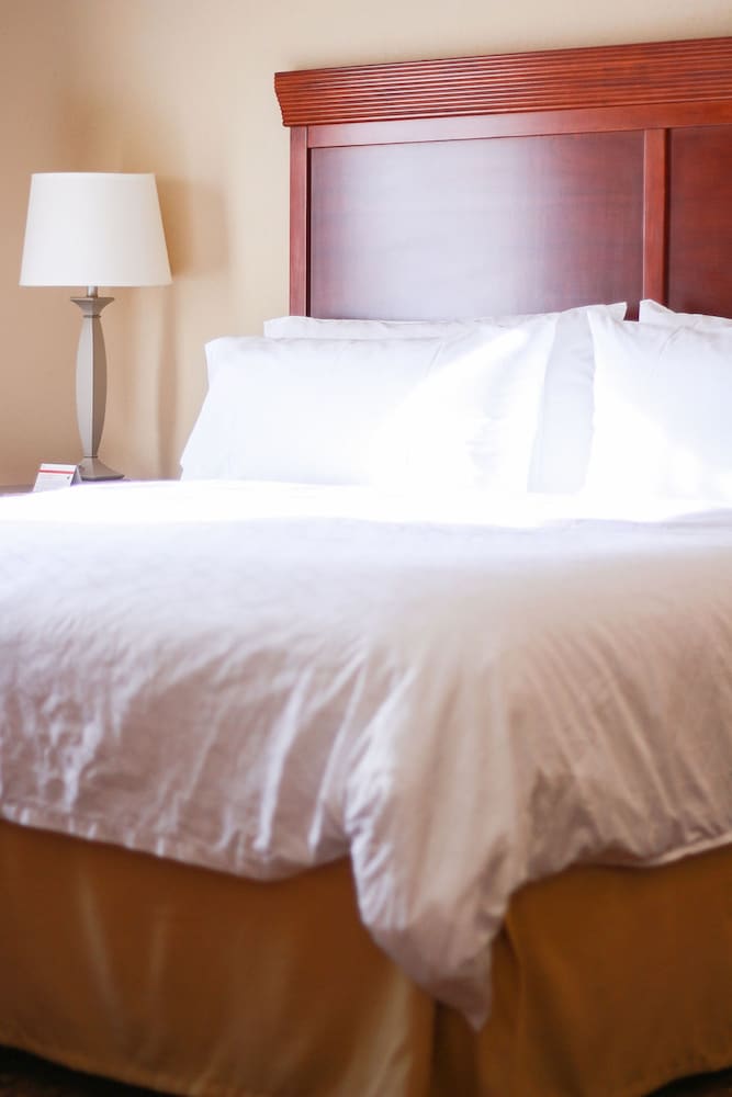 holiday inn express and suites center by ihg