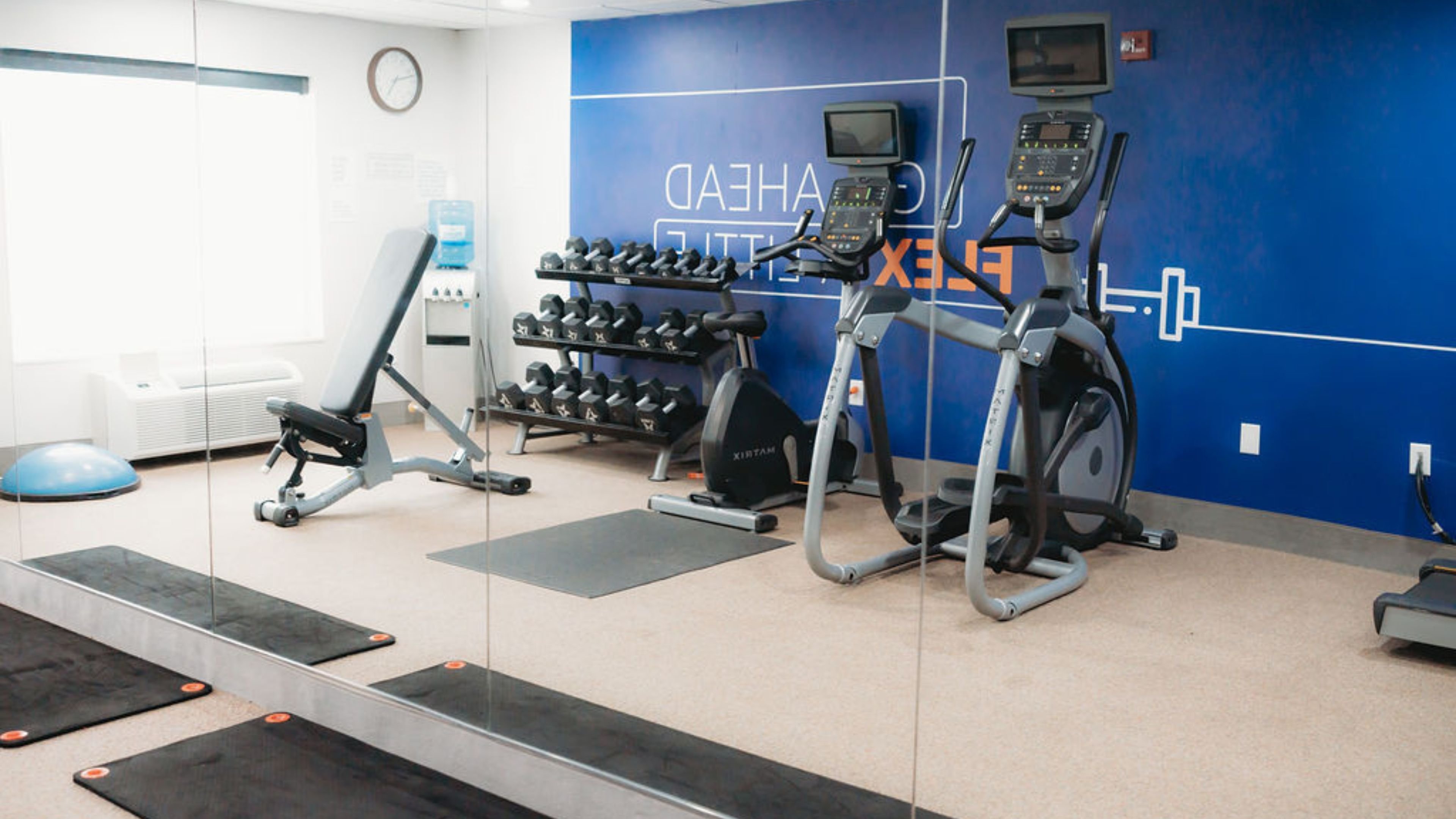 holiday inn express and suites center by ihg