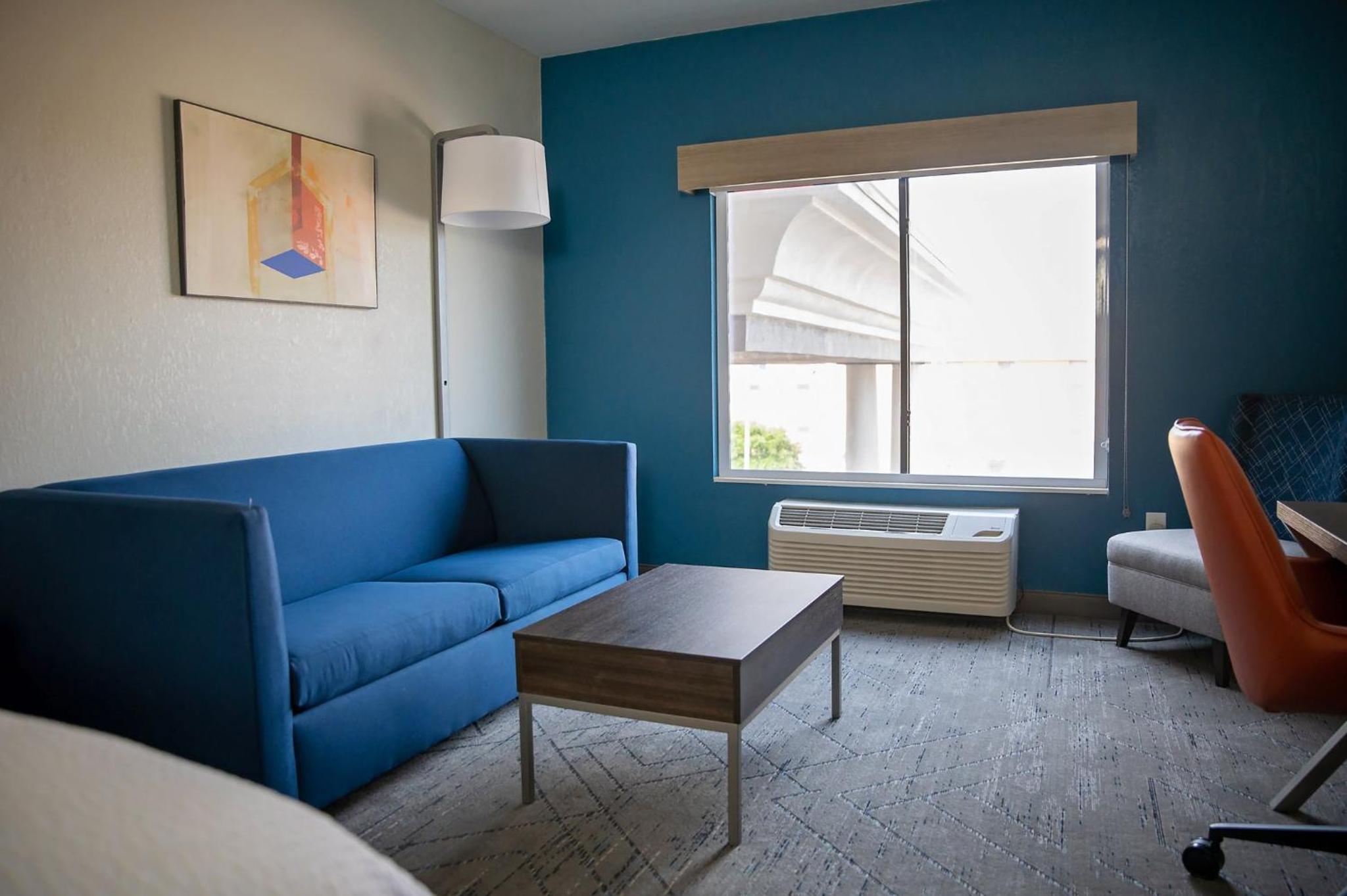 holiday inn express and suites center by ihg