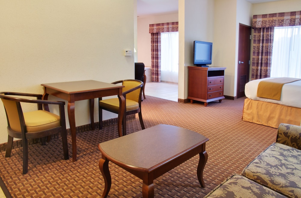 holiday inn express and suites center by ihg