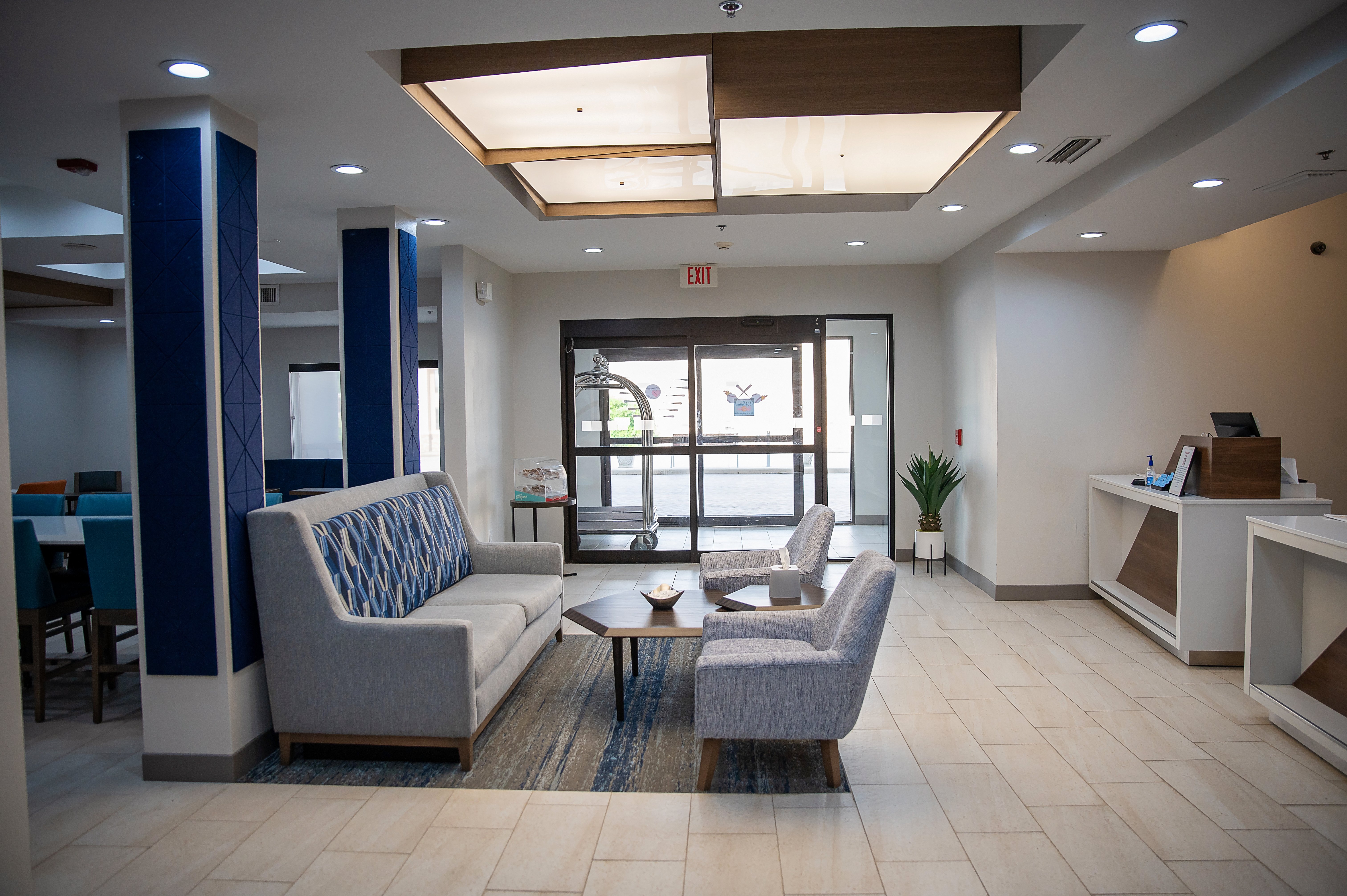 holiday inn express and suites center by ihg