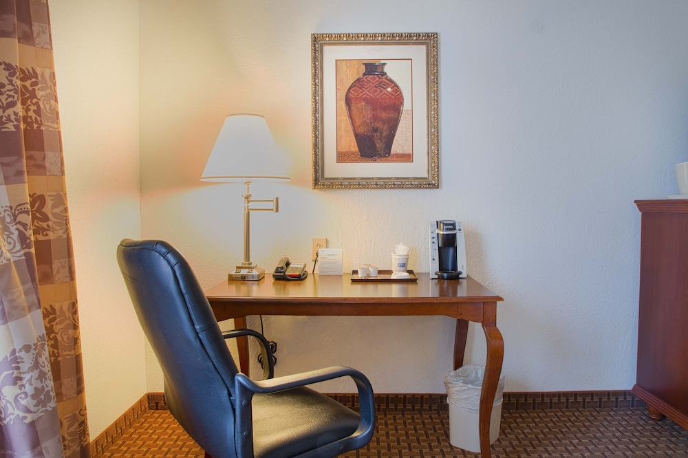 holiday inn express and suites center by ihg