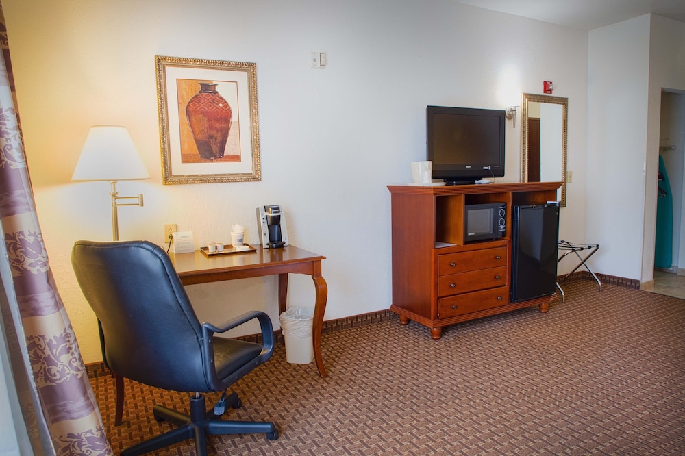holiday inn express and suites center by ihg