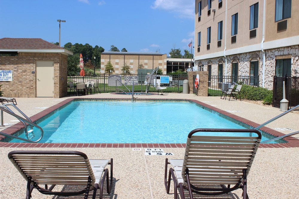 holiday inn express and suites center by ihg