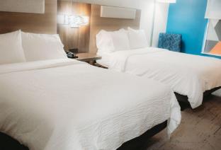 holiday inn express and suites center by ihg