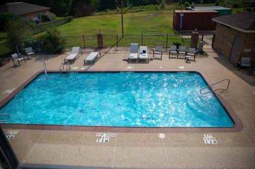 holiday inn express and suites center by ihg