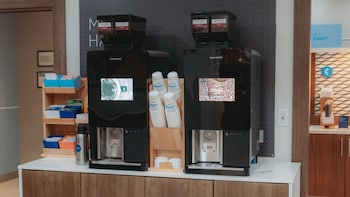 Holiday Inn Express & Suites Center By Ihg,Shelby>>Center,3 star