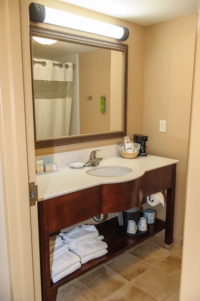 hampton inn and suites brookings