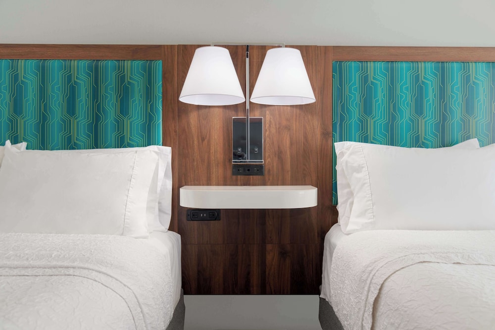 hampton inn and suites brookings