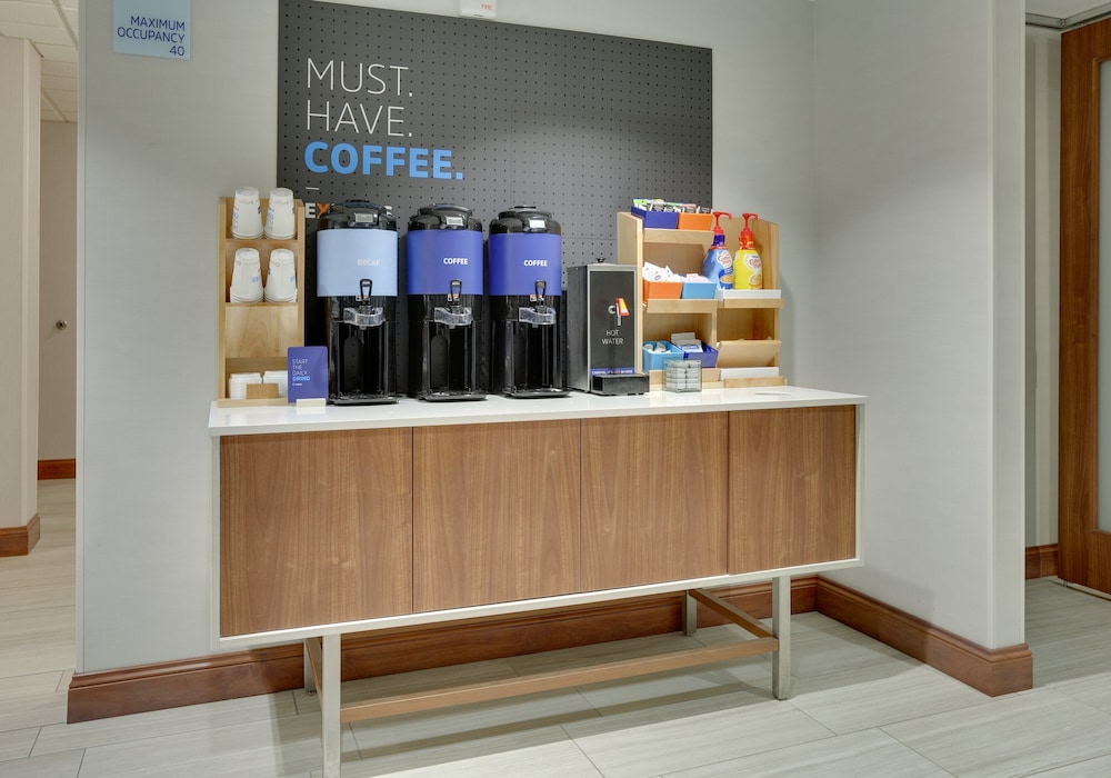 holiday inn express mitchell by ihg