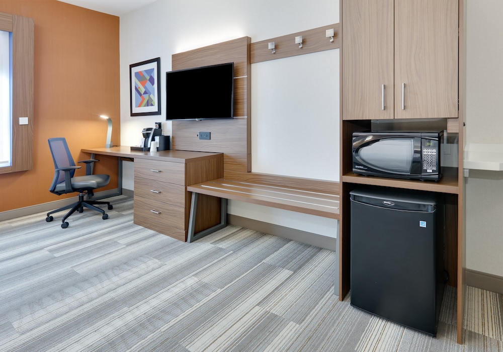 holiday inn express mitchell by ihg