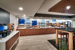 holiday inn express mitchell by ihg