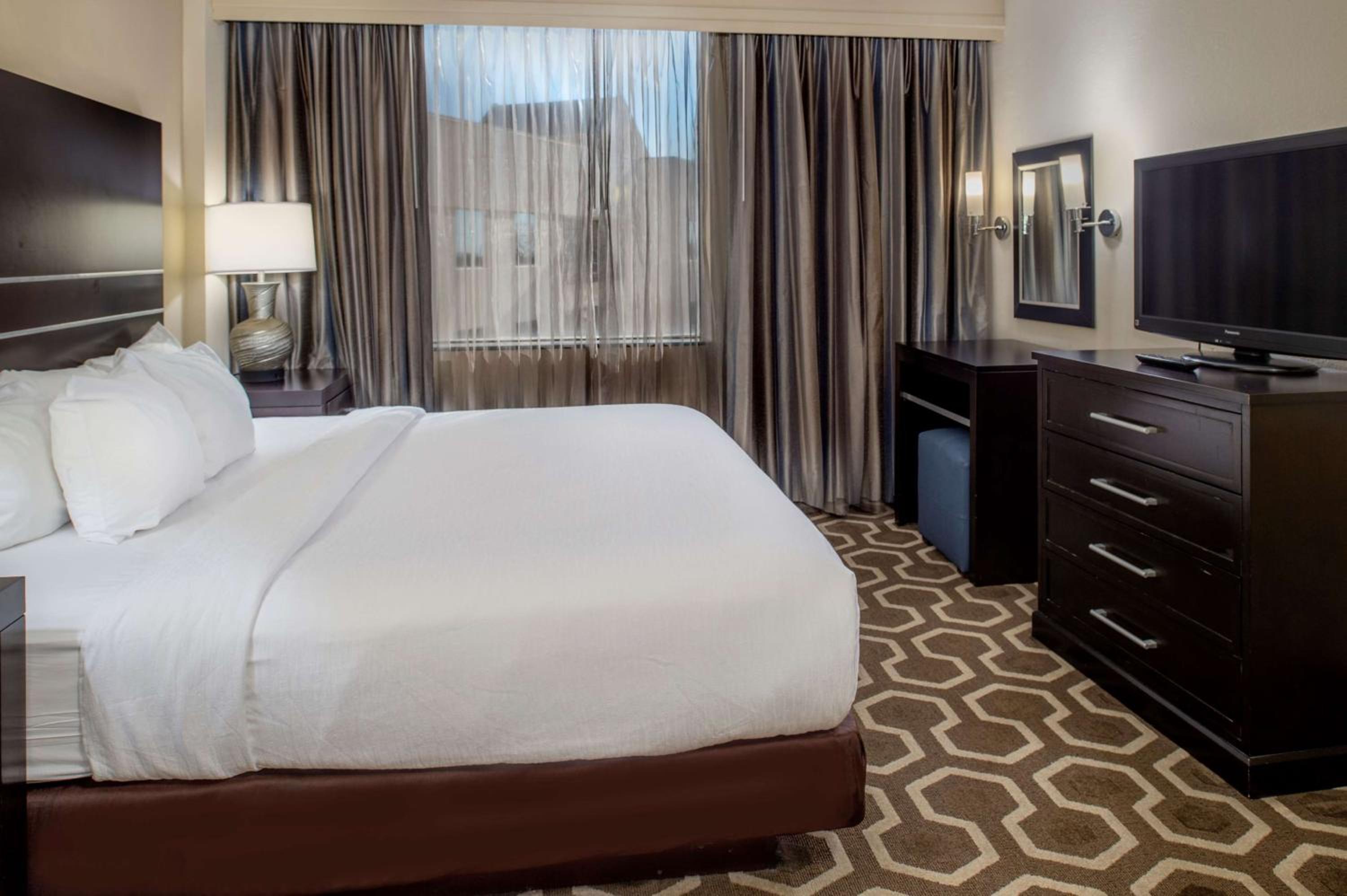 hampton inn and suites watertown