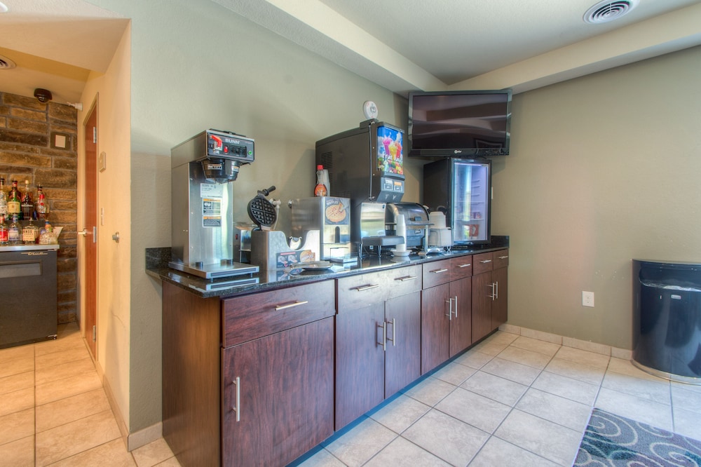 cobblestone inn and suites wray