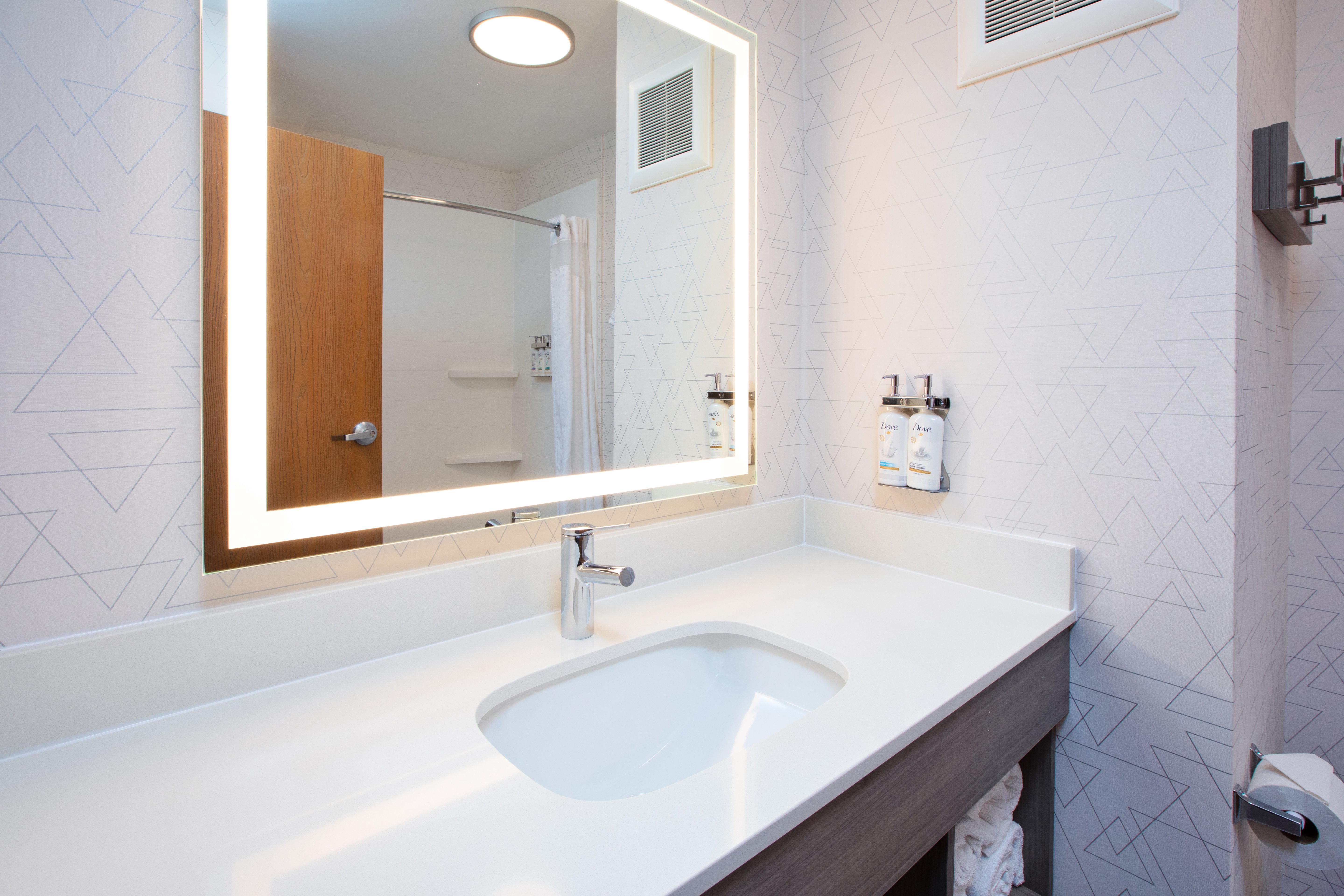holiday inn express and suites buffalo by ihg