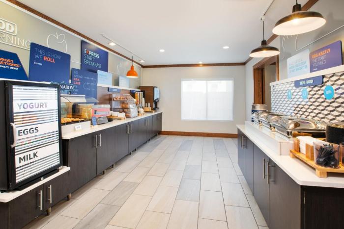 holiday inn express and suites buffalo by ihg