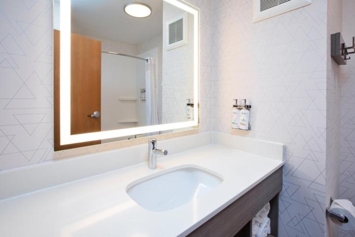 holiday inn express and suites buffalo by ihg