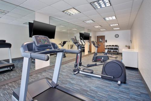 holiday inn express and suites buffalo by ihg