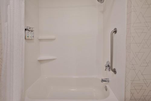 holiday inn express and suites buffalo by ihg