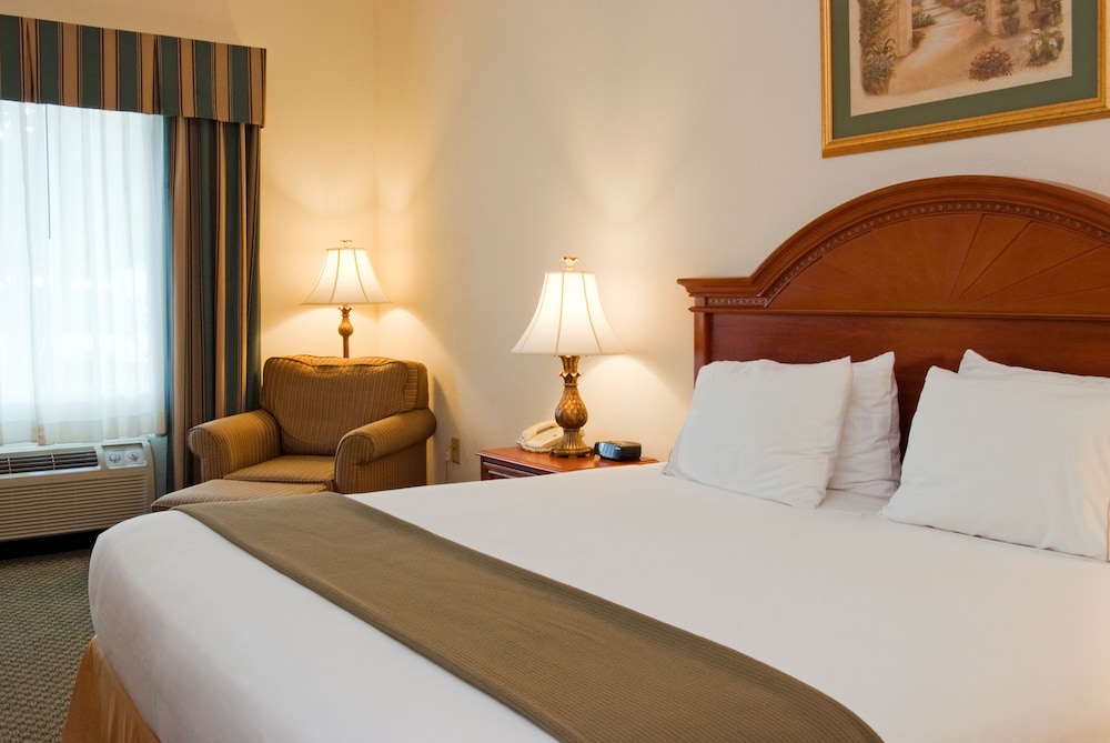 holiday inn express hotel and suites emporia by ihg